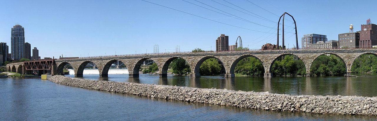 ミネアポリスの石橋